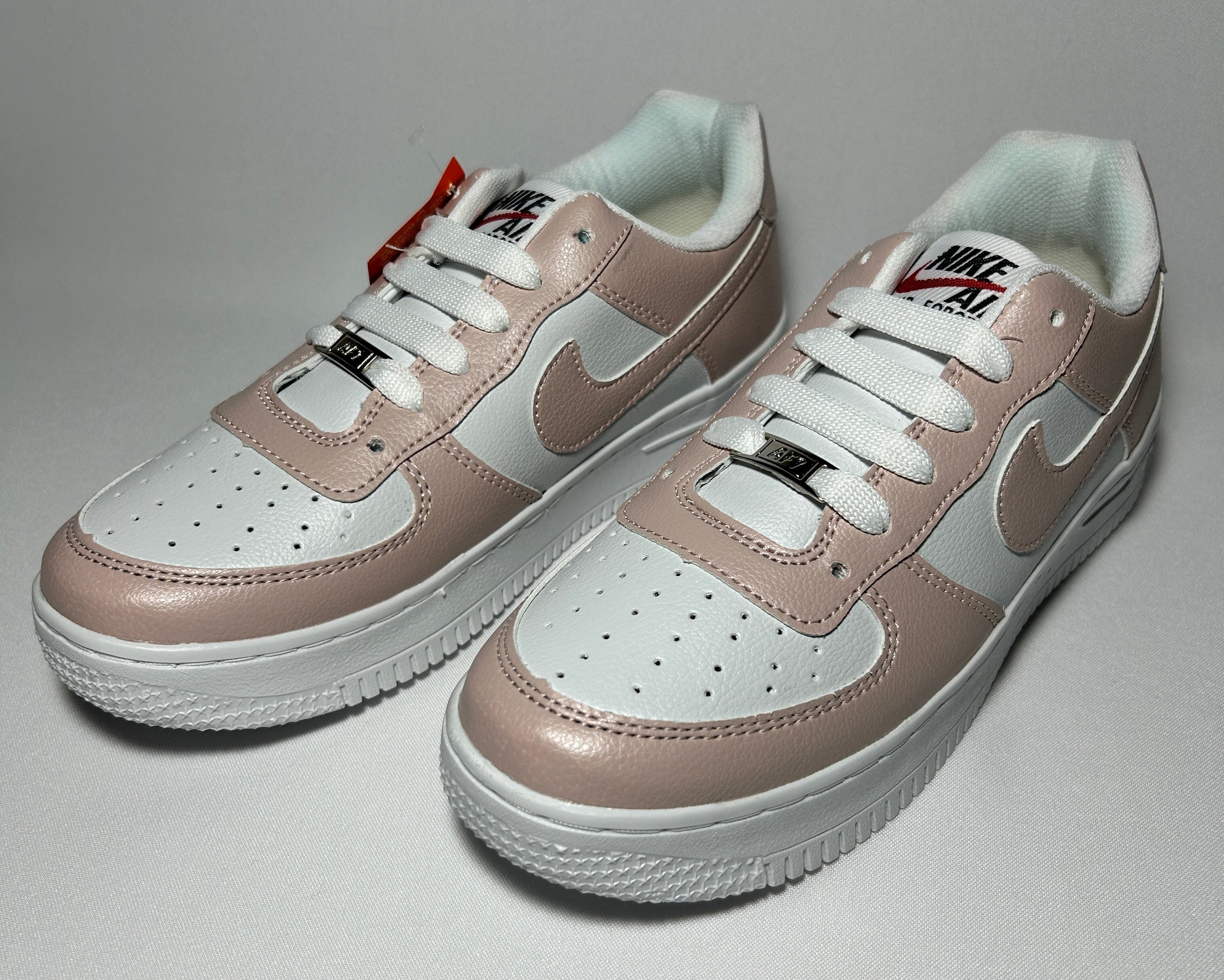 TENIS 270