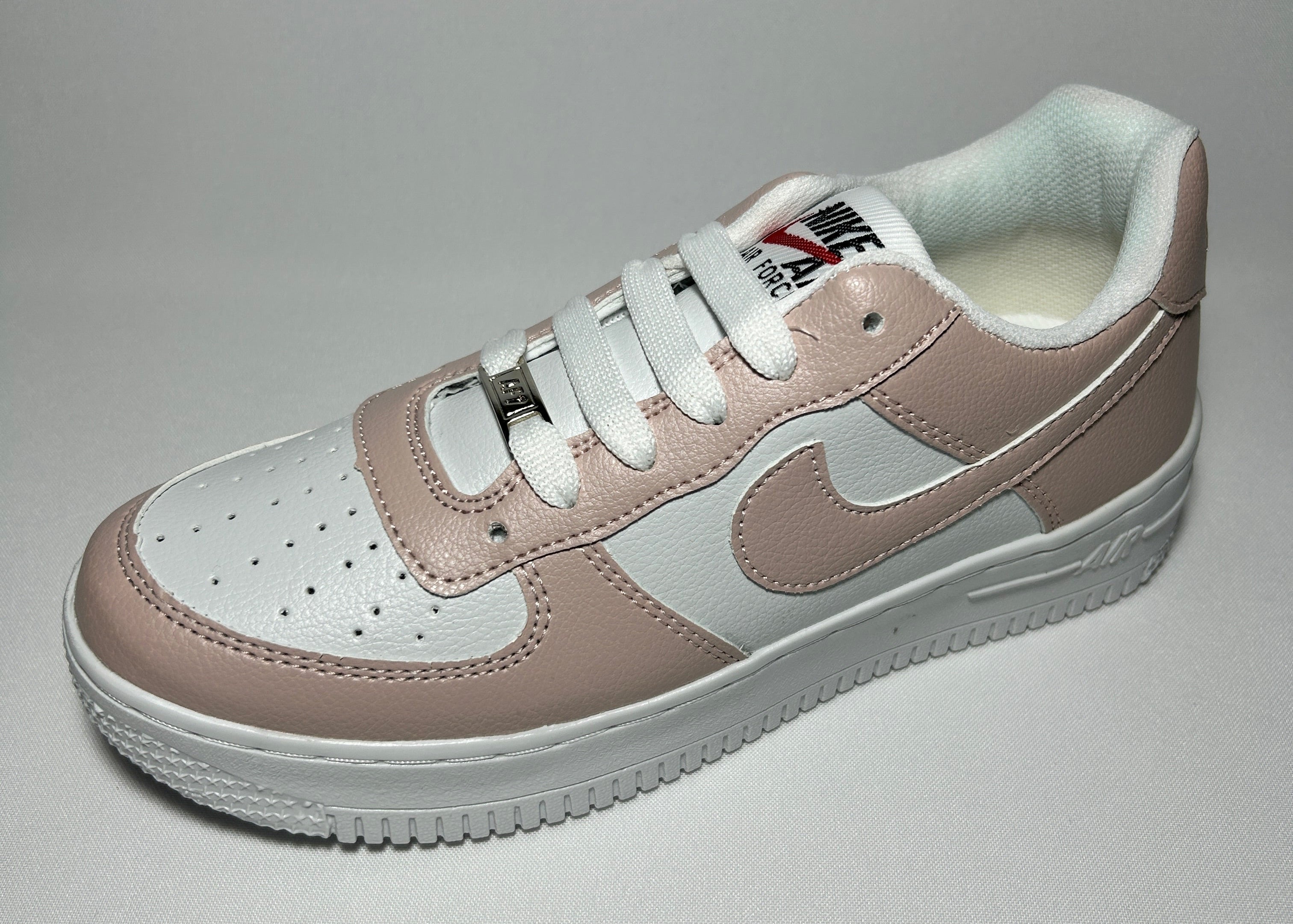TENIS 270
